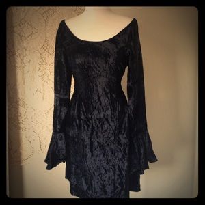 Black crushed velvet bell sleeve witchy dress - L